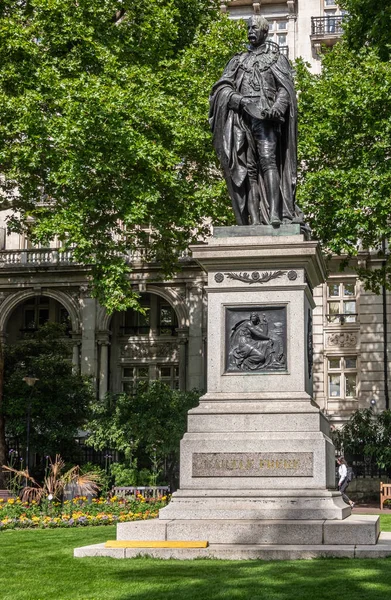 London July 2022 Whitehall Gardens Black Bromze Sir Henry Bartle — Stockfoto