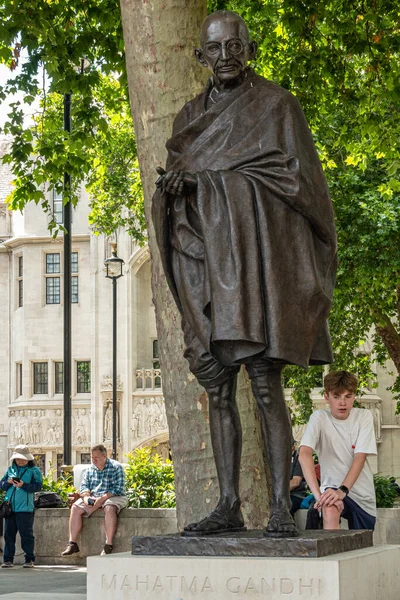 London July 2022 Parliament Square Gardens Bronze Statue Mahatma Gandhi — ストック写真