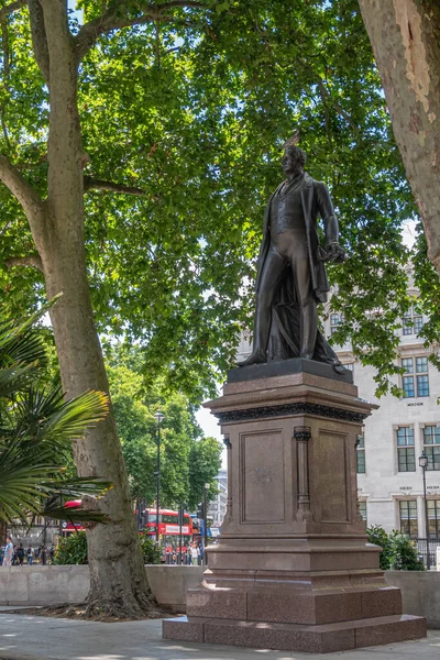 London July 2022 Parliament Square Gardens Bronze Statue Robert Peel — Stockfoto