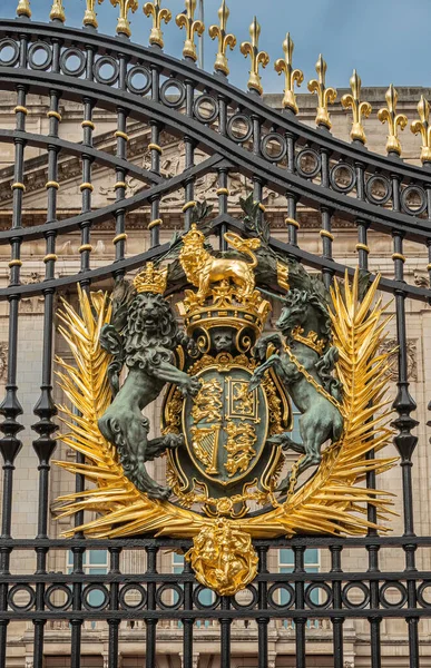 London England July 2022 Buckingham Palace Closeup Golden Royal Coat — Stock fotografie