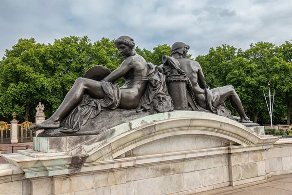 London England July 2022 Victoria Memorial Closeup North Black Bronze — Foto de Stock