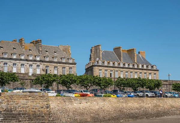 Malo Brittany Fransa Temmuz 2022 Rue Orleans Boyunca Bulunan Köşkler — Stok fotoğraf