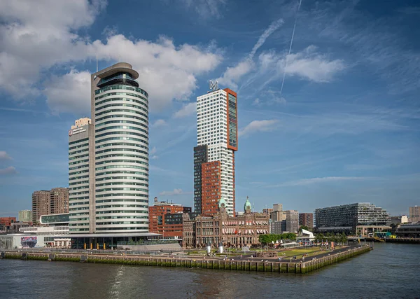荷兰鹿特丹 2022年7月11日 世界港务中心 World Port Center 和港务局在祖德码头 Kop Zuid Dock — 图库照片