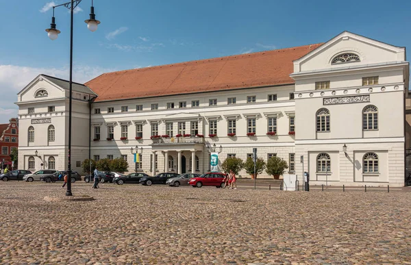Niemcy Wismar Lipca 2022 Biała Fasada Rathaus Ratusz Budynek Czerwonym — Zdjęcie stockowe