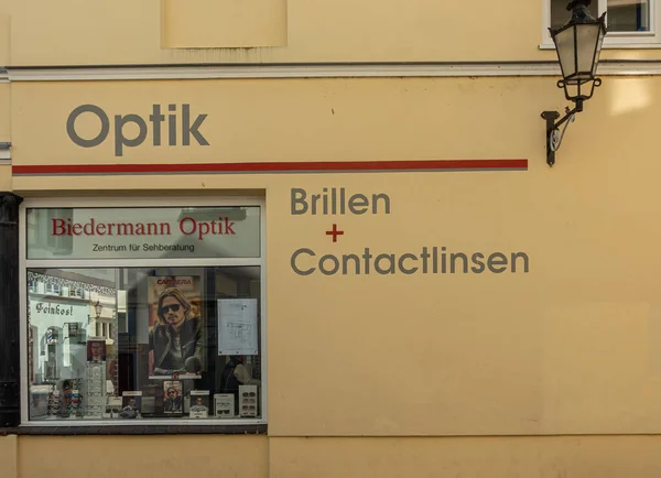 Tyskland Wismar Juli 2022 Gul Fasad Biedermann Optik Optikerbutik Darkwartstrasse — Stockfoto