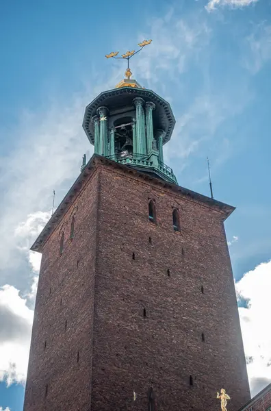 Suecia Estocolmo Julio 2022 Ayuntamiento Stadshuset Primer Plano Triple Corona — Foto de Stock