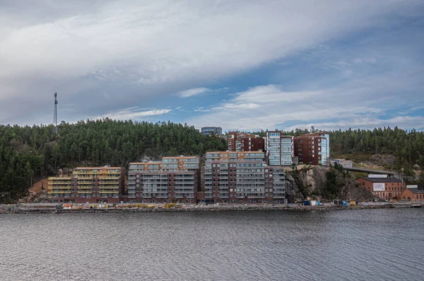 Σουηδία Στοκχόλμη Ιουλίου 2022 Μοντέρνα Χτισμένα Διαμερίσματα Στο Δρόμο Telegrafvagen — Φωτογραφία Αρχείου