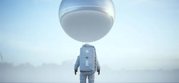 Astronauta Futurista Extraterrestre Ovni Gigante Plata Metal Esfera Reflexión Ciencia —  Fotos de Stock