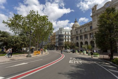 Valencia, İspanya - 05 05 05 2022: Plaza del Ayuntamiento City aquare, Valencia, İspanya güneşli bir bahar gününde.