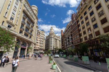 Valencia, İspanya - 05 05 05 2022: Plaza del Ayuntamiento City aquare, Valencia, İspanya güneşli bir bahar gününde.