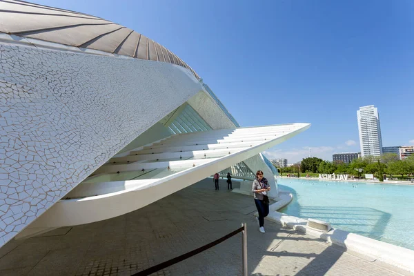 Валенсия Испания 2022 Hemisferic Cinema Planetarium Laseriumin Valencia Spain Sunny — стоковое фото