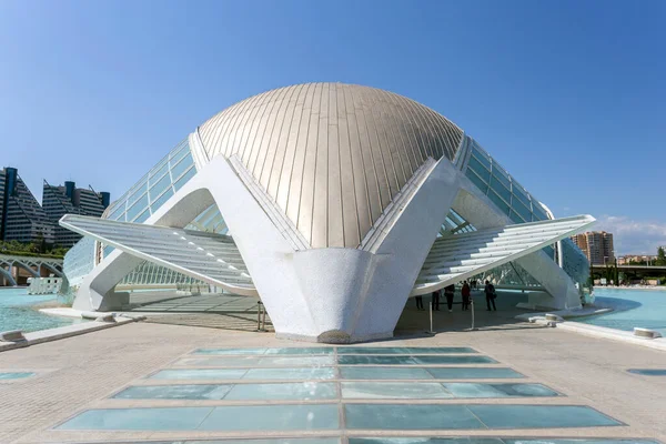 Валенсия Испания 2022 Hemisferic Cinema Planetarium Laseriumin Valencia Spain Sunny — стоковое фото