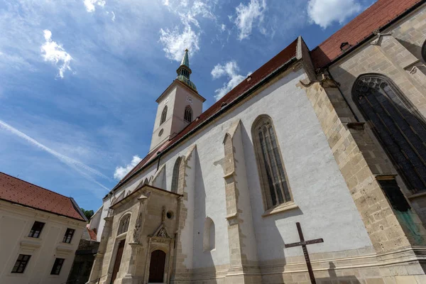 Bratysława Słowacja 2022 Katedra Marcina Bratysławie Słoneczny Dzień — Zdjęcie stockowe