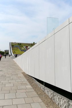 Budapeşte, Macaristan - 05: 24 2022: Budapeşte 'de bir yaz günü Etnoğrafya Müzesi.