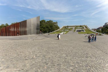 Budapeşte, Macaristan - 05: 24 2022: Budapeşte Etnoğrafya Müzesi 'nin çatı bahçesi.