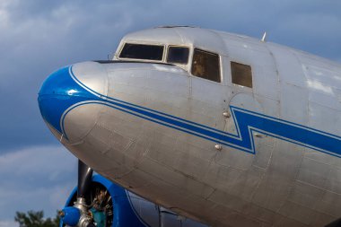 Budapeşte, Macaristan - 09 02 02 2021: Lisunov Li-2 Budapeşte 'de bir açık hava havacılık müzesinde.