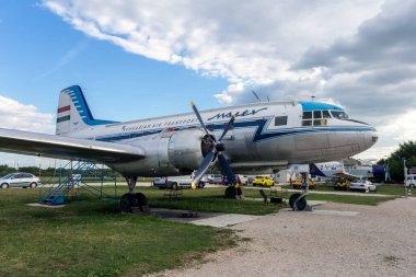 Budapeşte, Macaristan - 09 02 02 2021: Lyushin Il-14T Budapeşte 'de bir açık hava havacılık müzesi