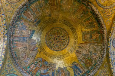 Venedik, İtalya - 06 09 2022: Venedik 'teki Aziz Mark Bazilikası' nın tavan mozaikleri