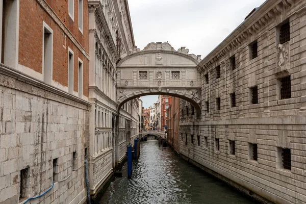 stock image Venice, Italy - 06 09 2022: The famous Bridge of Sighs in Venice.