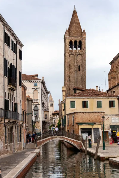 Венеція Італія 2022 Дзвіниця Сан Барнаба Венеції Літній День — стокове фото