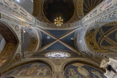 Padua, İtalya - 06 10 2022: Bir yaz günü Padua 'da Aziz Anthony Bazilikası' nın içi.