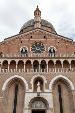 Padua, İtalya - 06 10 2022: Padua 'da Aziz Anthony Bazilikası.