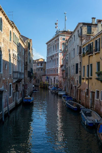 Venezia 2022 Stretto Canale Venezia Una Mattina Estate — Foto Stock