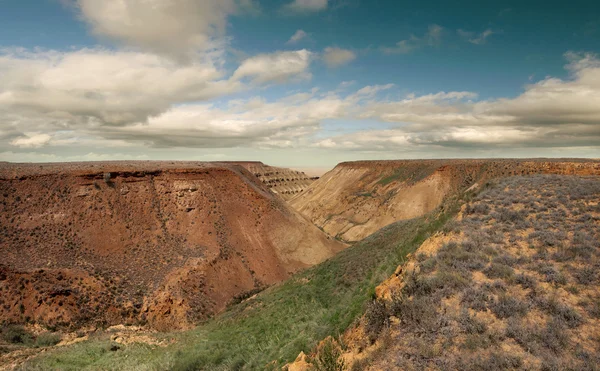 Панорамные склоны плато Устюрт — стоковое фото