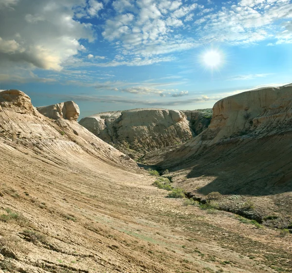 Canyon sulle montagne Shalkar-Nura — Foto Stock