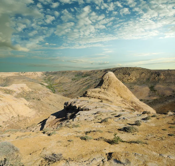 Formations on the slopes of the plateau — Stock Photo, Image