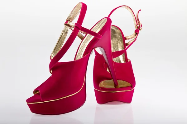 Tacones altos, zapatos en diferentes colores — Foto de Stock