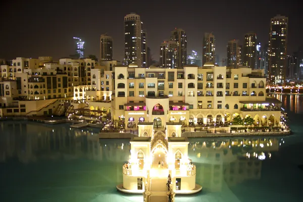 Vieille ville de Dubaï la nuit Photo De Stock