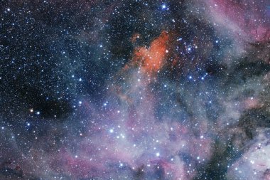 Derin uzayda bir yerde güzel bir galaksi. Kozmik duvar kağıdı. Bu görüntünün elementleri NASA tarafından desteklenmektedir