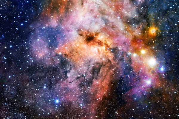 Nebula, uzayın derinliklerinde bir yıldız kümesi. Bilim kurgu sanatı. Bu görüntünün elementleri NASA tarafından desteklenmektedir.