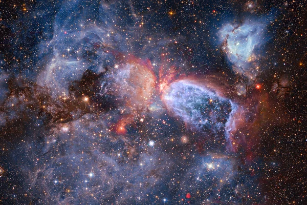 어딘가에 아름다운 은하가 있습니다 Nasa 이형상의 요소들 스톡 이미지