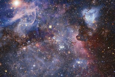 Derin uzayda bir yerde güzel bir galaksi. Kozmik duvar kağıdı. Bu görüntünün elementleri NASA tarafından desteklenmektedir