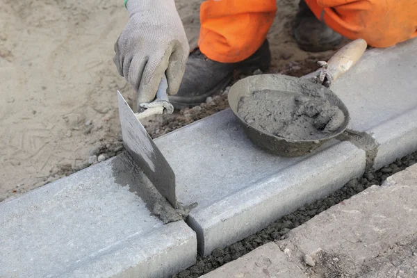 Mason using trowel — Stock Photo, Image