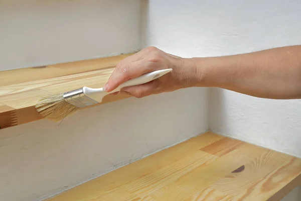 Varnishing Pine Wooden Plank Stairs Workers Hand Paint Brush Tool — 图库照片