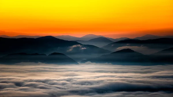 Best Mountain Sunrise Carpathian Mountains Gorgany Ukraine — Stockfoto