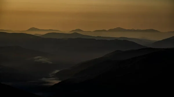 Los Cárpatos Ucrania Amanecer Increíble Las Montañas Vistas Desde Polonina — Foto de Stock