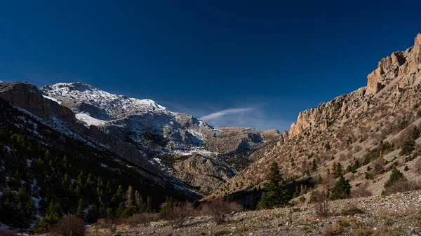 令人叹为观止的山景 艾美莉山谷反龙山 阿拉达格尔国家公园 土耳其 — 图库照片