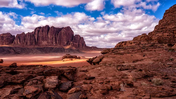 Wybitny Krajobraz Pustynno Górski Obszar Chroniony Wadi Rum Jordania — Zdjęcie stockowe