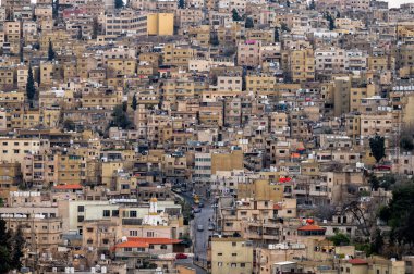 Amman, Ürdün - 03.20.2022: Amman şehrinin tipik binası.