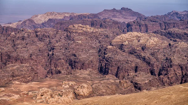 约旦Petra Wadi Musa美丽的沙漠山脉景观 — 图库照片