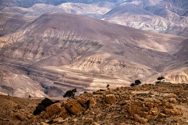 素晴らしい砂漠の山々の風景 ワディ グウィアーヨルダン — ストック写真