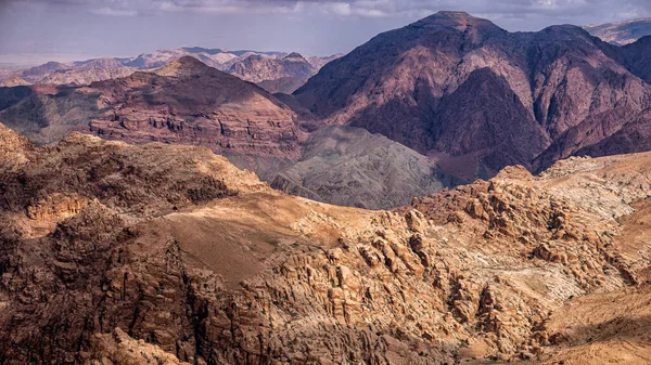 美丽的沙漠山脉风景 Wadi Ghuweir — 图库照片