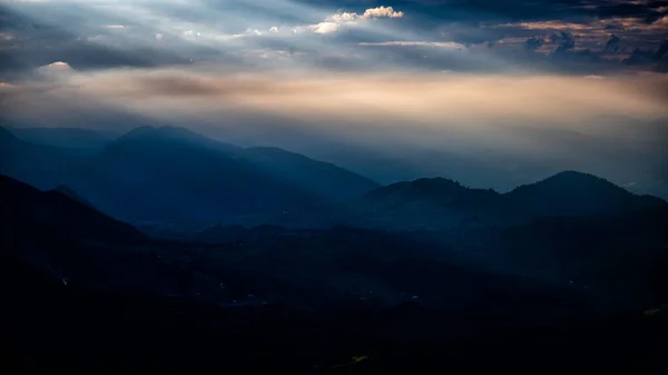 Pôr Sol Nas Montanhas Rarau Cárpatos Orientais Roménia — Fotografia de Stock