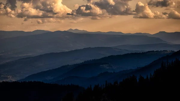 Zonsondergang Het Rarau Gebergte Oost Karpaten Roemenië — Stockfoto