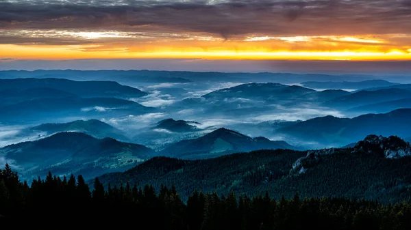 Sunrise Rarau Mountains Eastern Carpathians Romania — Stock Photo, Image