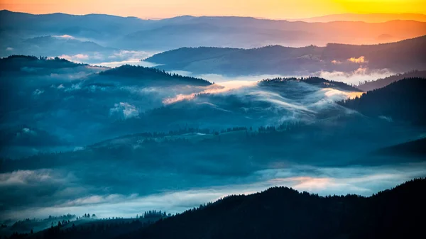 Salida Del Sol Las Montañas Rarau Cárpatos Orientales Rumania — Foto de Stock